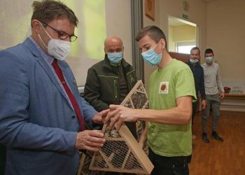 [Večer] Srednja lesarska in gozdarska šola Maribor: Naredili so nekaj dobrega za živali in naravo