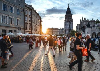 OBČINSKE FINANČNE PLATFORME NADGRANJA OBČINSKIH PRORAČUNOV