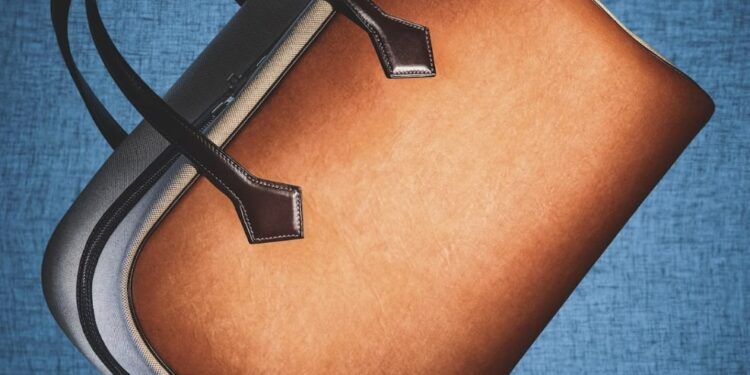 Ikonična torbica iz gob